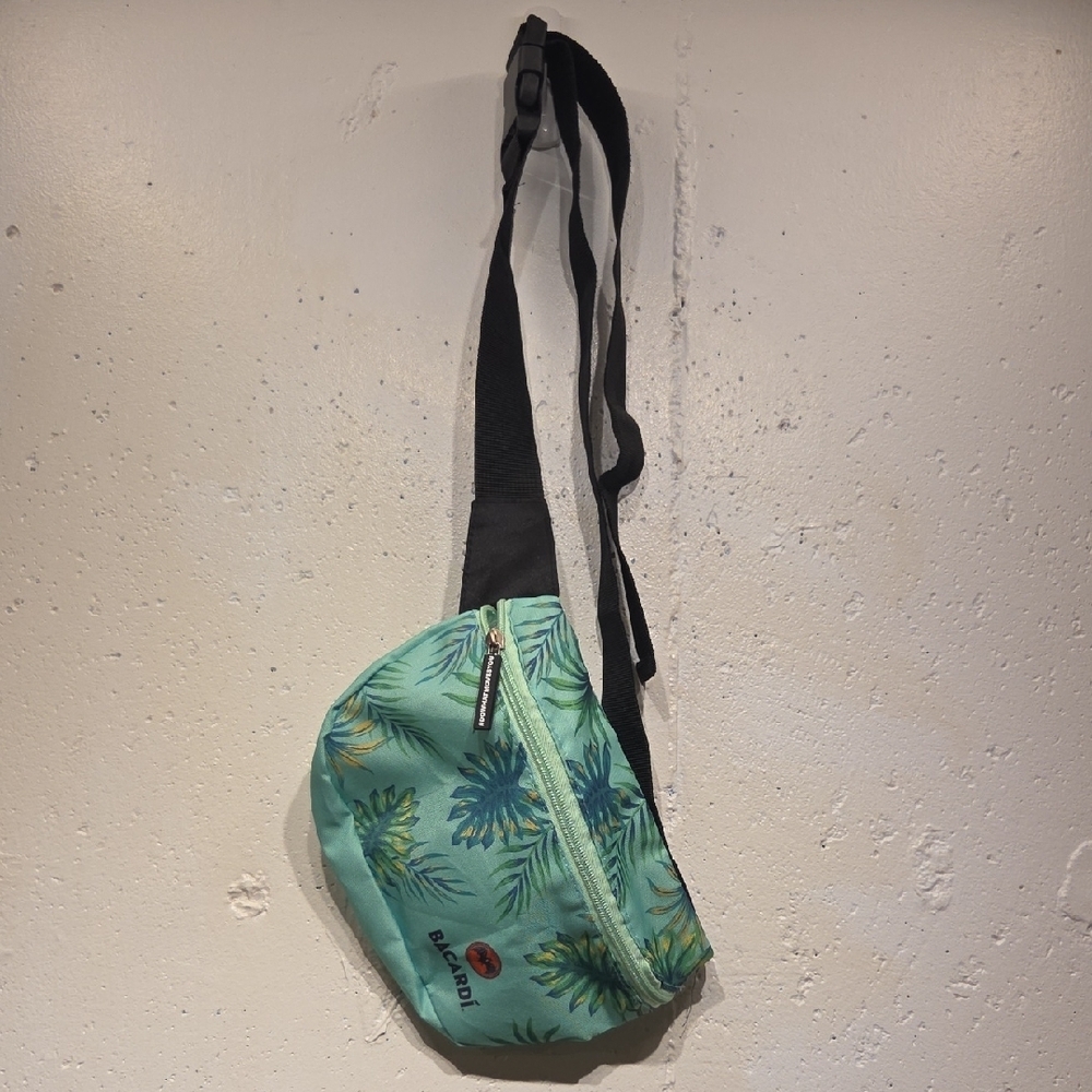 Unisex Tropical Green Bacardi Fanny Pack - Picture 2 of 4